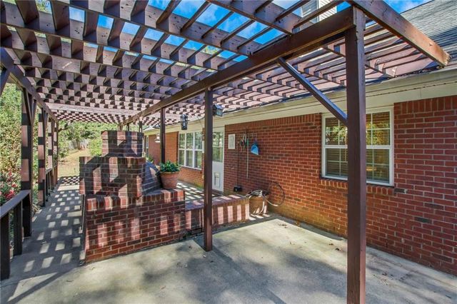7960 Black Horse Court, Cumming, GA 30041