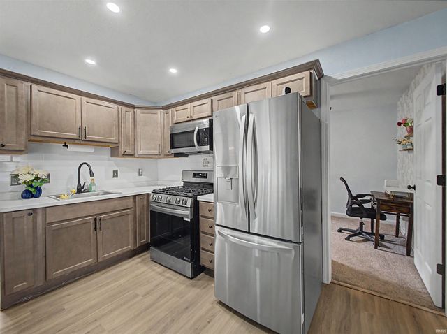 2818 B Street, Evansville, IN 47712