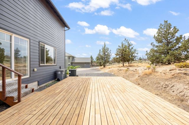 558 SW Cedar Hill Drive, Madras, OR 97741