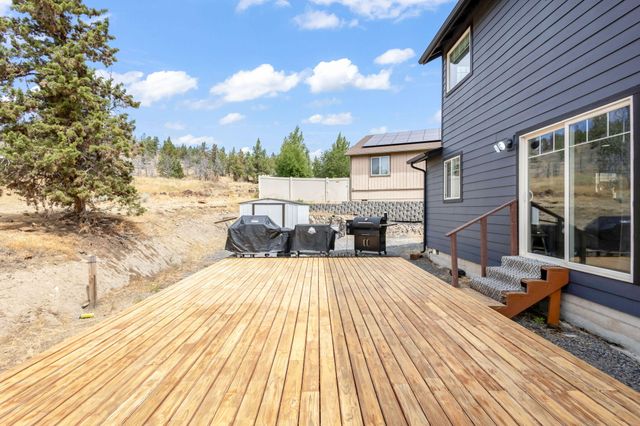 558 SW Cedar Hill Drive, Madras, OR 97741