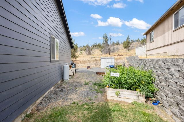 558 SW Cedar Hill Drive, Madras, OR 97741