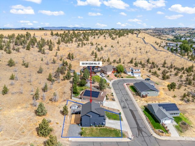 558 SW Cedar Hill Drive, Madras, OR 97741