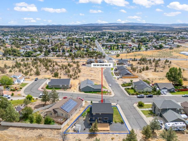 558 SW Cedar Hill Drive, Madras, OR 97741