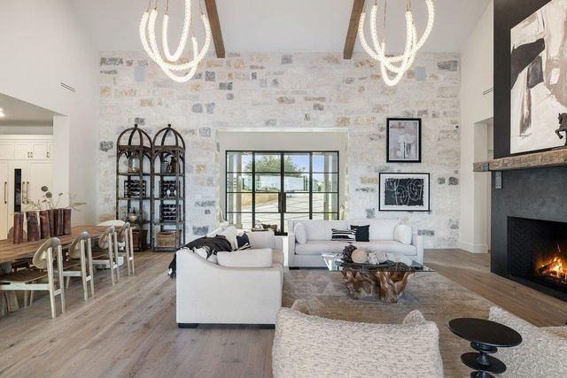 27031 Haynie Flat RD, Spicewood, TX 78669