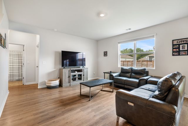 125 Stammer Farms Blvd, Chapel Hill, TN 37034