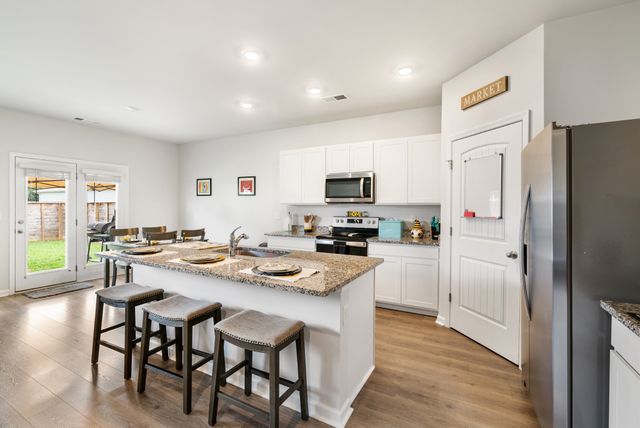 125 Stammer Farms Blvd, Chapel Hill, TN 37034