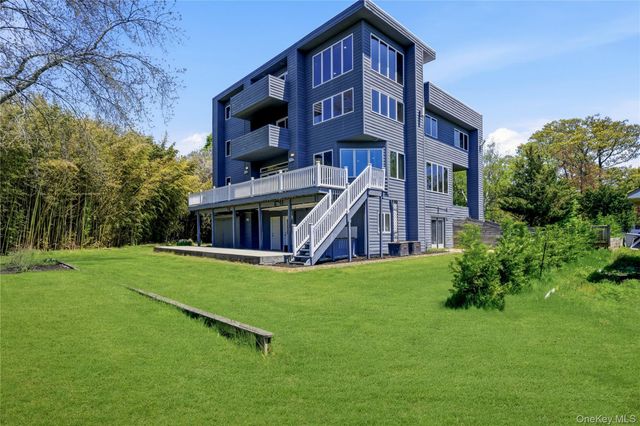 36 Roosevelt Boulevard, East Patchogue, NY 11772