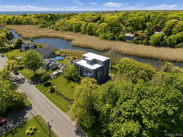36 Roosevelt Boulevard, East Patchogue, NY 11772