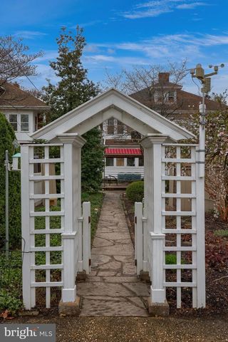1013 LOCUST ST, Columbia, PA 17512