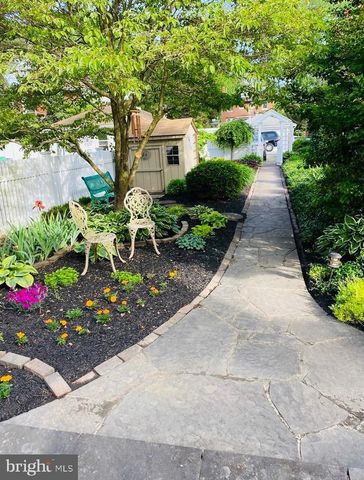 1013 LOCUST ST, Columbia, PA 17512