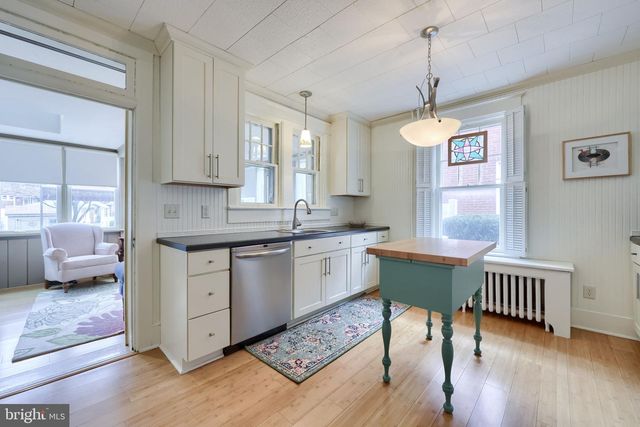 1013 LOCUST ST, Columbia, PA 17512