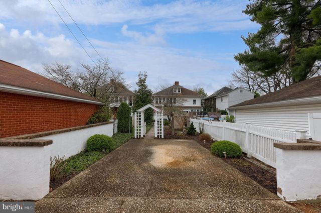 1013 LOCUST ST, Columbia, PA 17512