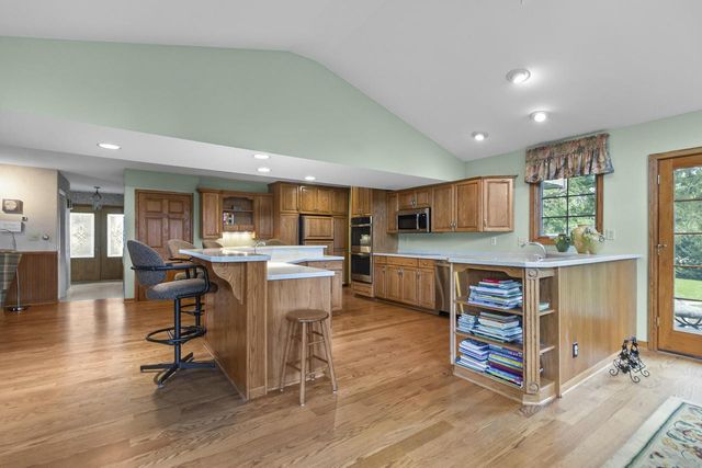 111 N Griffin STREET, Elkhorn, WI 53121