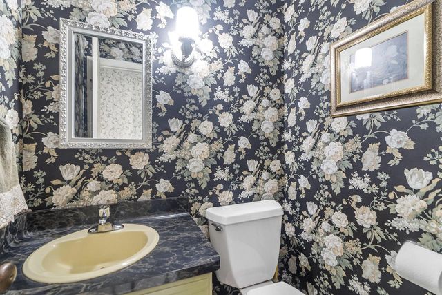 111 N Griffin STREET, Elkhorn, WI 53121