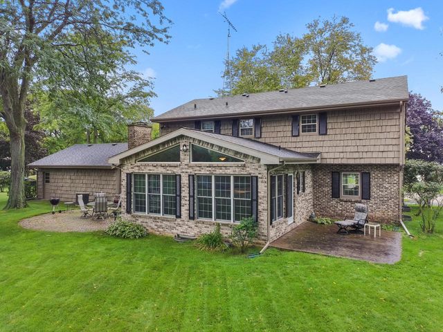 111 N Griffin STREET, Elkhorn, WI 53121