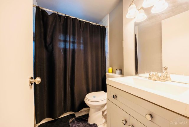 11625 Hollingsworth, Forest Park, OH 45240