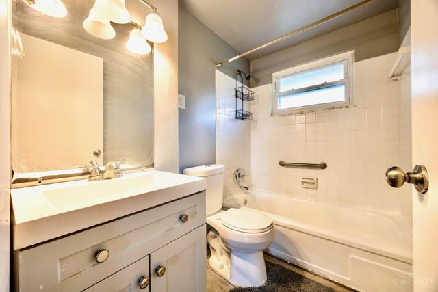11625 Hollingsworth, Forest Park, OH 45240
