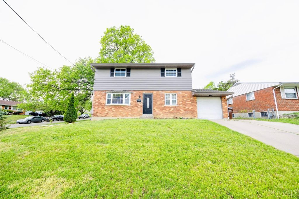 11625 Hollingsworth, Forest Park, OH 45240