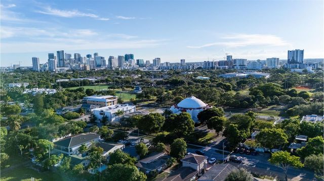 1615 NE 9th St, Fort Lauderdale, FL 33304