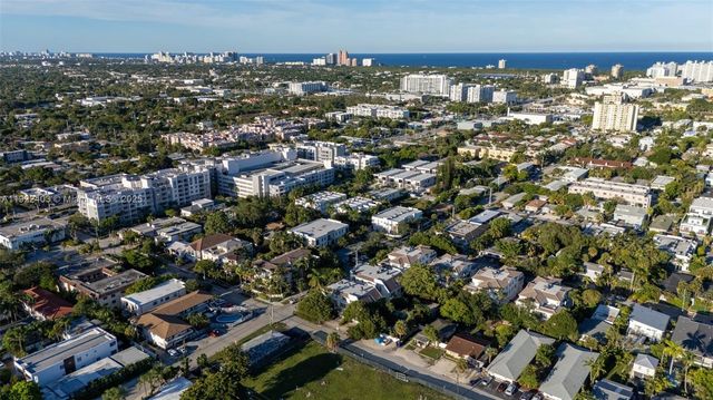 1615 NE 9th St, Fort Lauderdale, FL 33304