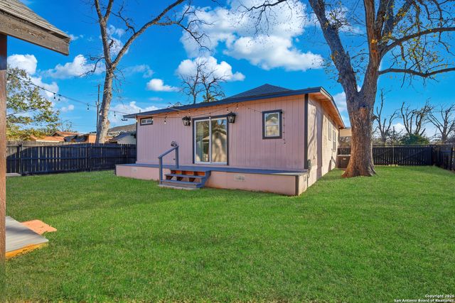 611 Barrett, San Antonio, TX 78225