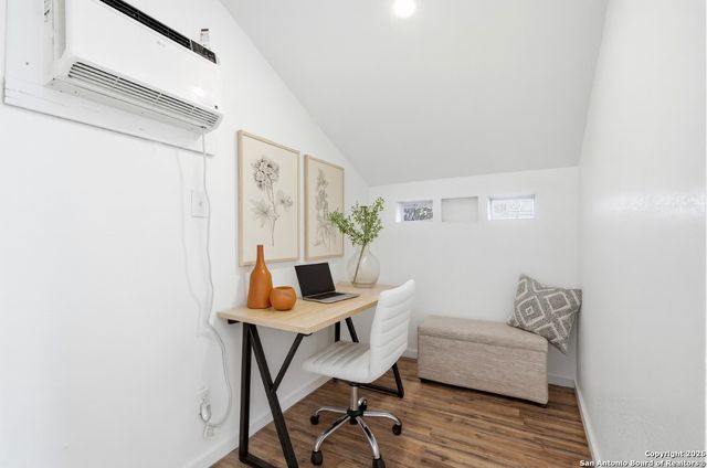 611 Barrett, San Antonio, TX 78225