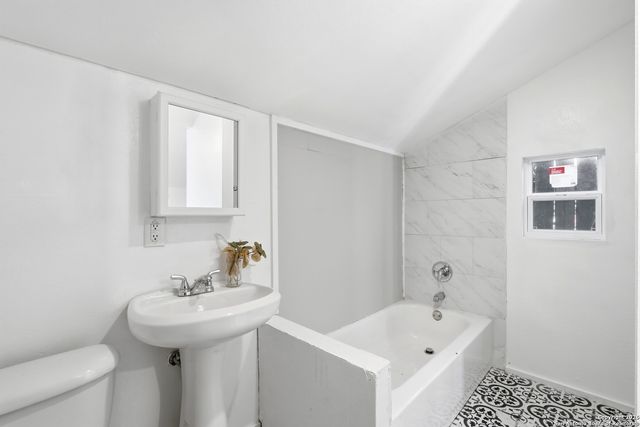 611 Barrett, San Antonio, TX 78225