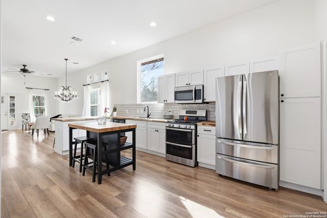 611 Barrett, San Antonio, TX 78225