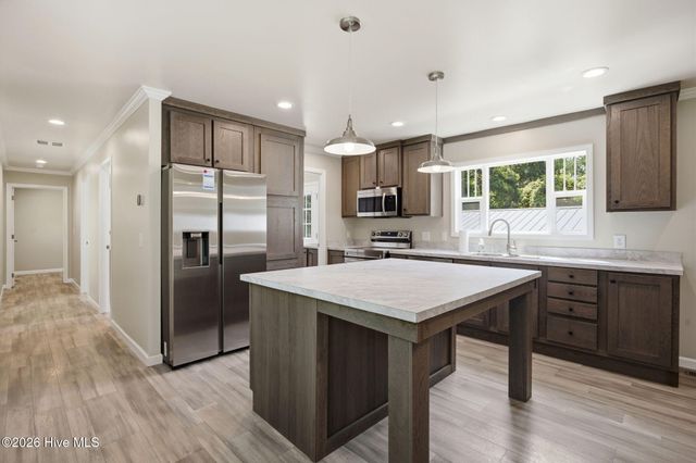 425 Beckys Creek Road, Hampstead, NC 28443