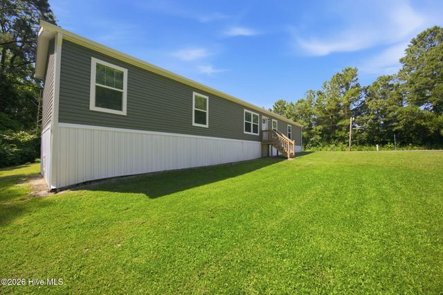 425 Beckys Creek Road, Hampstead, NC 28443