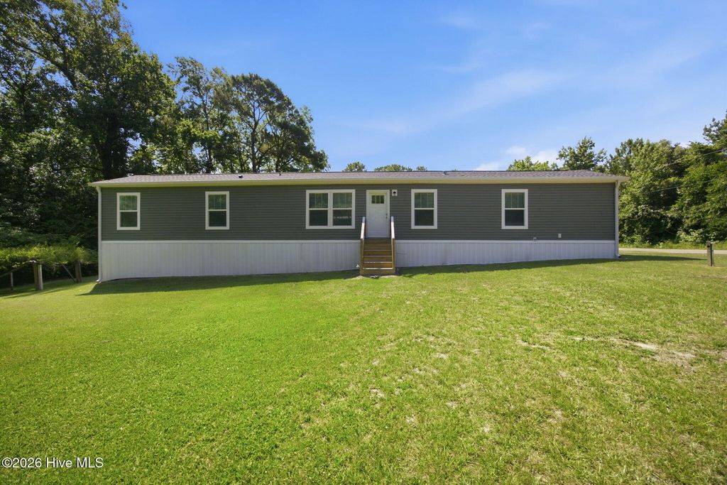 425 Beckys Creek Road, Hampstead, NC 28443