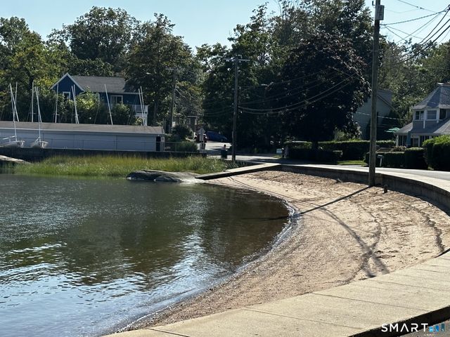 322 Clark Avenue, Branford, CT 06405