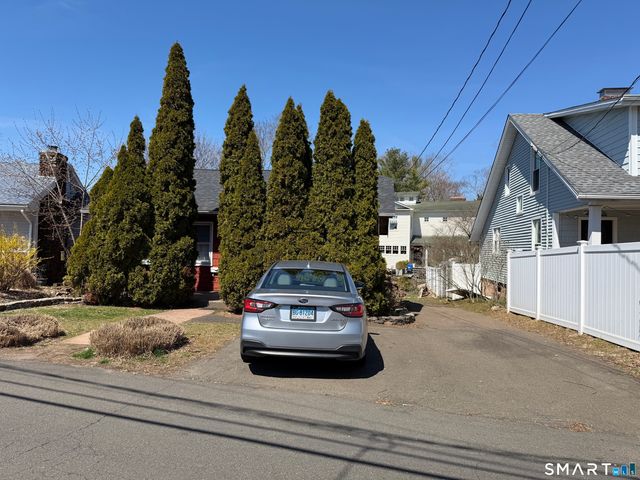 322 Clark Avenue, Branford, CT 06405