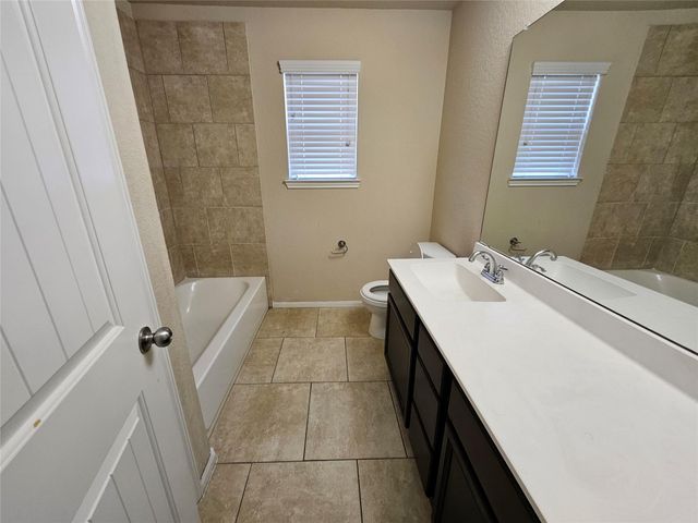 40 Alyssa Palms Drive, Manvel, TX 77578