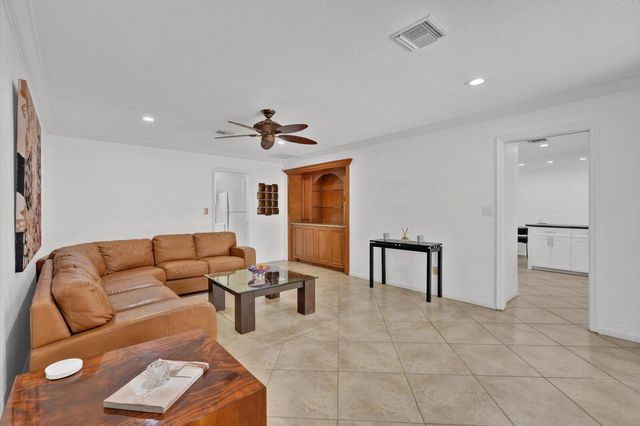3500 N 45th Avenue, Hollywood, FL 33021