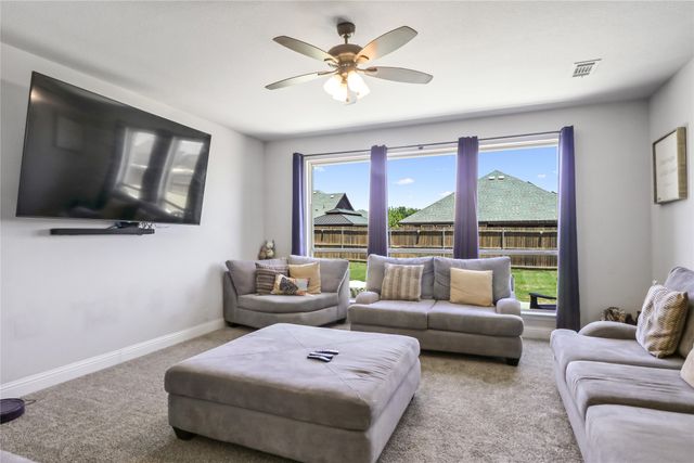 2000 Maplewood Drive, Glenn Heights, TX 75154
