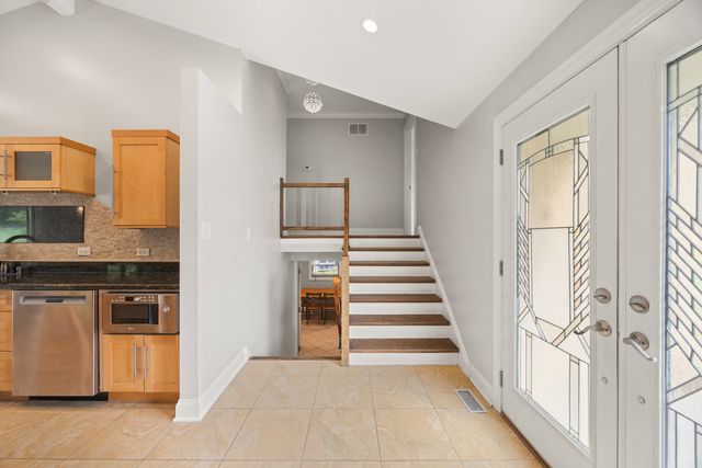 8610 Orchard Drive, Hickory Hills, IL 60457