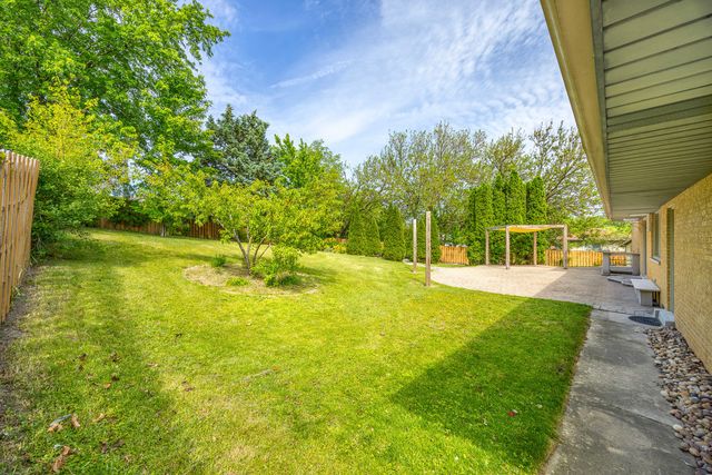 8610 Orchard Drive, Hickory Hills, IL 60457