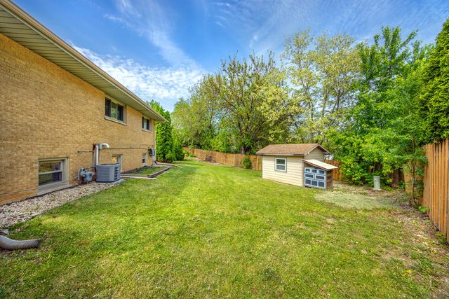 8610 Orchard Drive, Hickory Hills, IL 60457