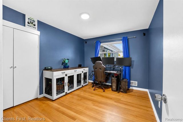 7520 Sloan Street, Taylor, MI 48180