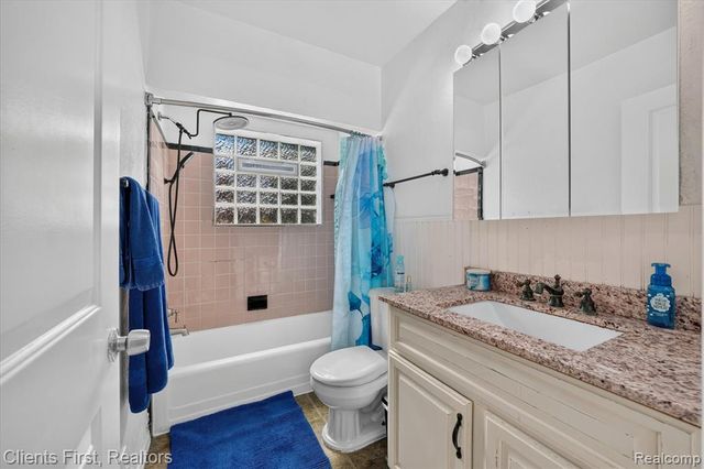 7520 Sloan Street, Taylor, MI 48180