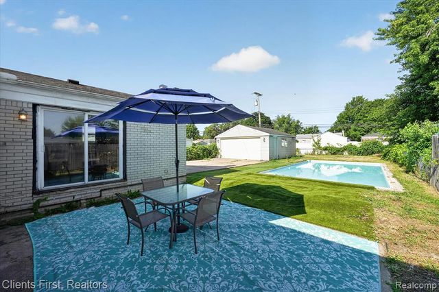 7520 Sloan Street, Taylor, MI 48180
