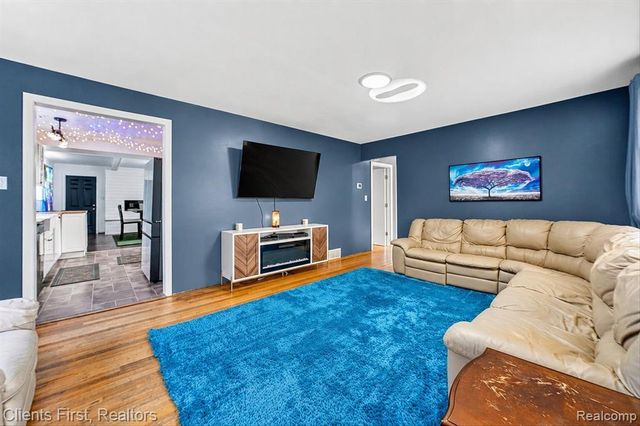 7520 Sloan Street, Taylor, MI 48180