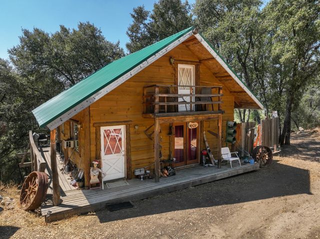 51571 Coyote Ridge Road, Oakhurst, CA 93644