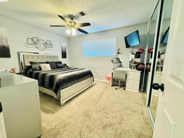 19 Huntington Cir, Pittsburg, CA 94565
