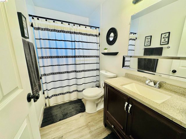 19 Huntington Cir, Pittsburg, CA 94565