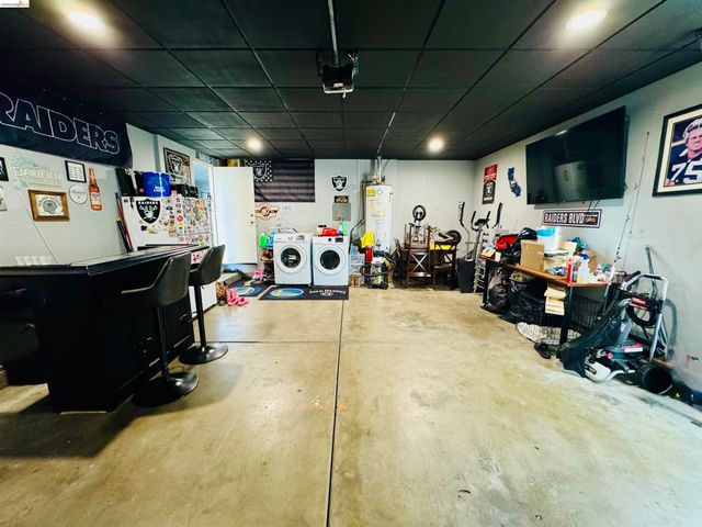19 Huntington Cir, Pittsburg, CA 94565
