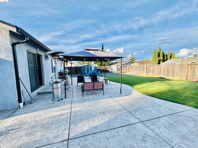 19 Huntington Cir, Pittsburg, CA 94565