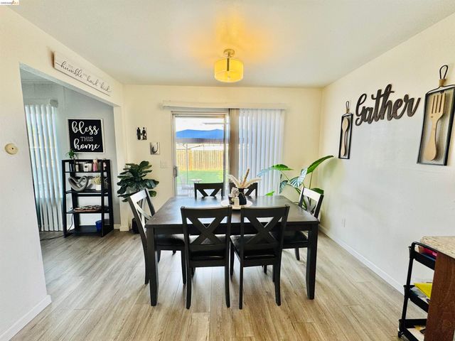 19 Huntington Cir, Pittsburg, CA 94565