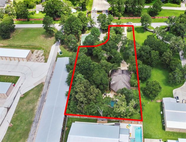 1930 Old River Road, Montgomery, TX 77356
